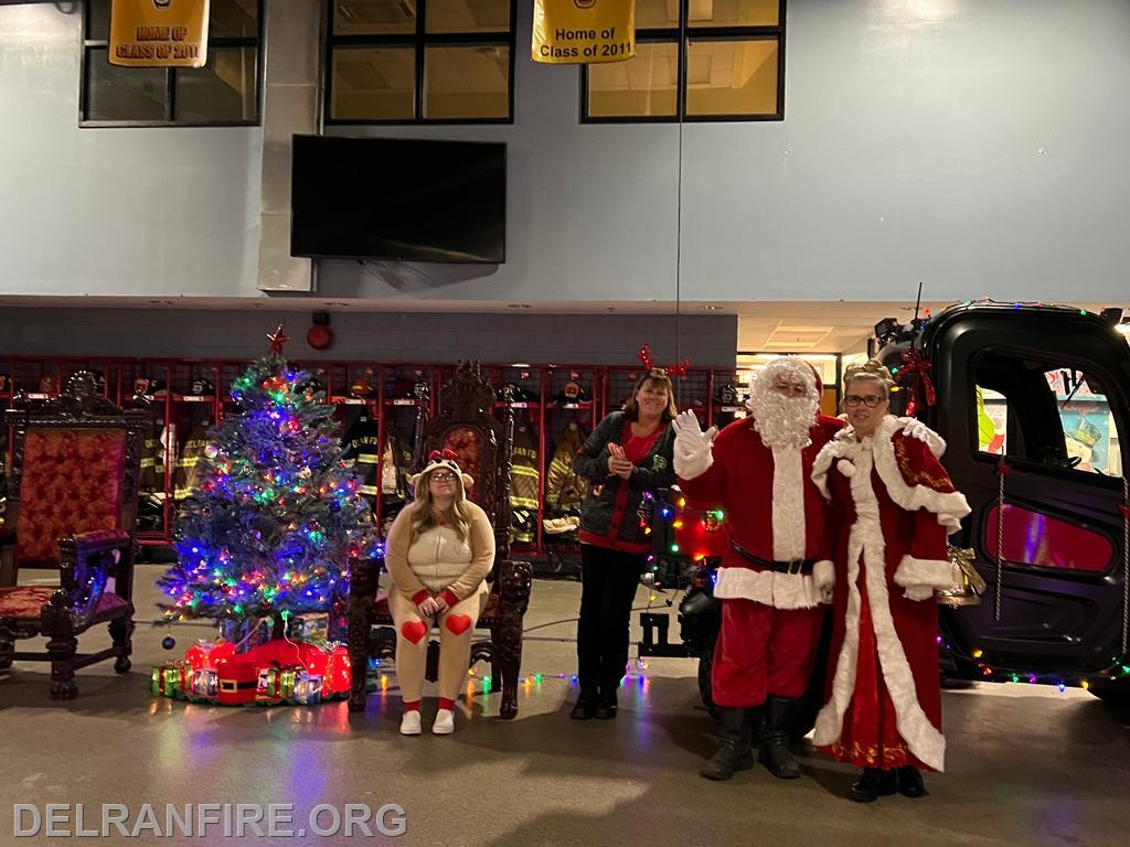 2022- Santa Drive Thru at Chester Station 232